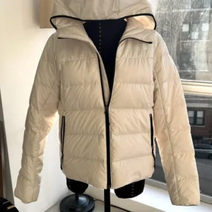 THE NORTH FACE off white puffer hood jacket